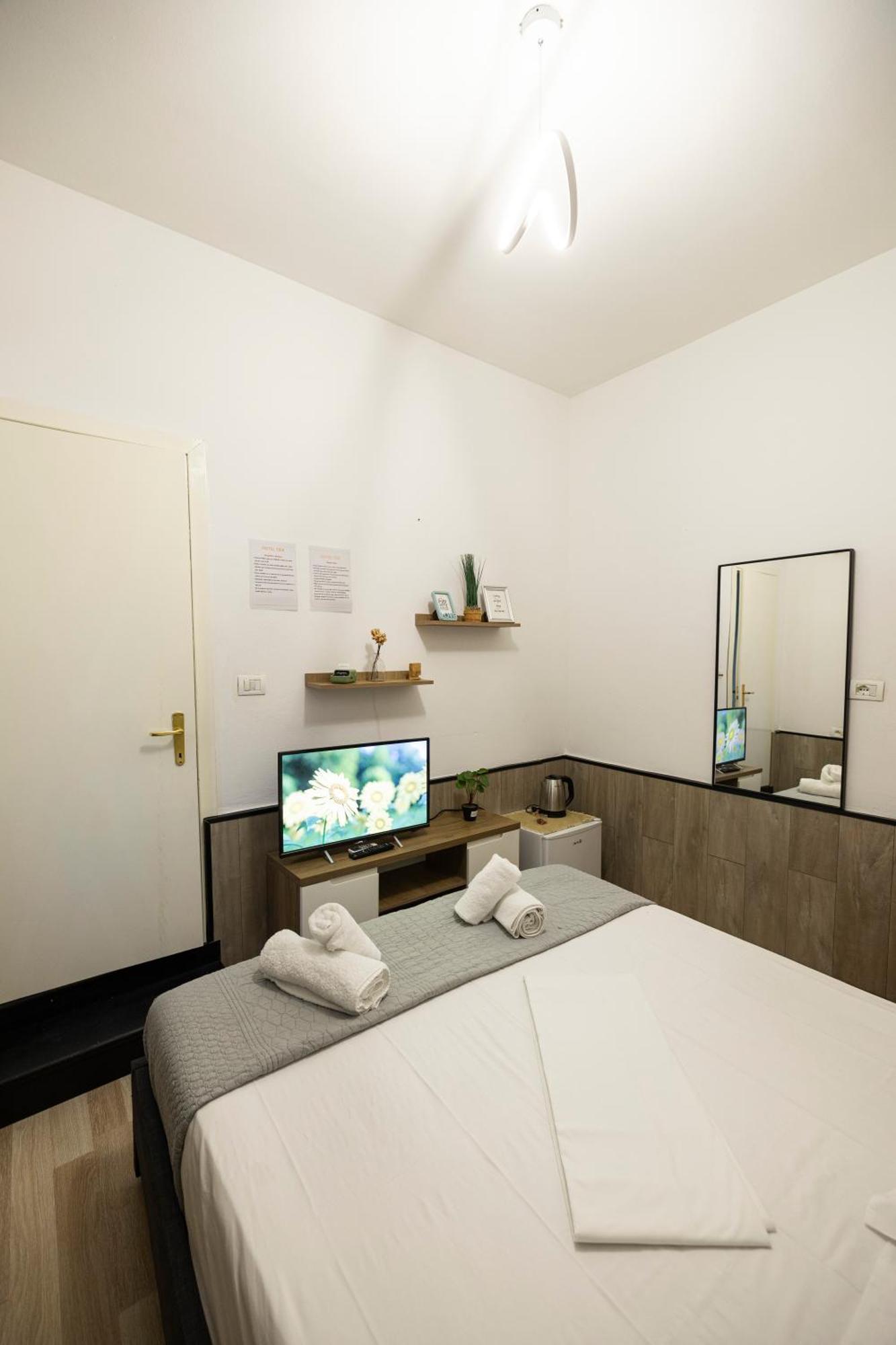 Tiny Cute Studio Near The City Center - 5 Min Walk Tiranë Ngoại thất bức ảnh