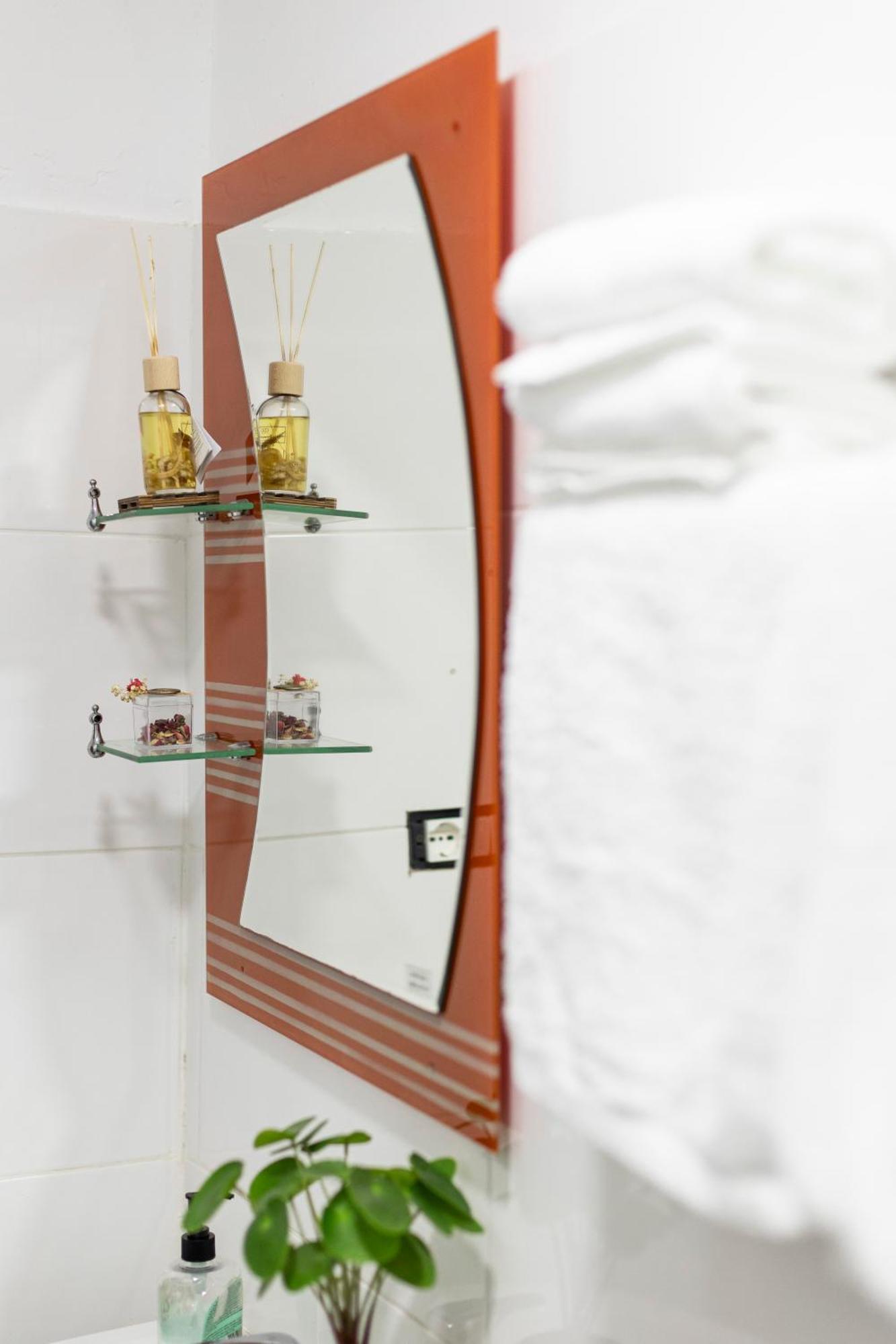 Tiny Cute Studio Near The City Center - 5 Min Walk Tiranë Ngoại thất bức ảnh