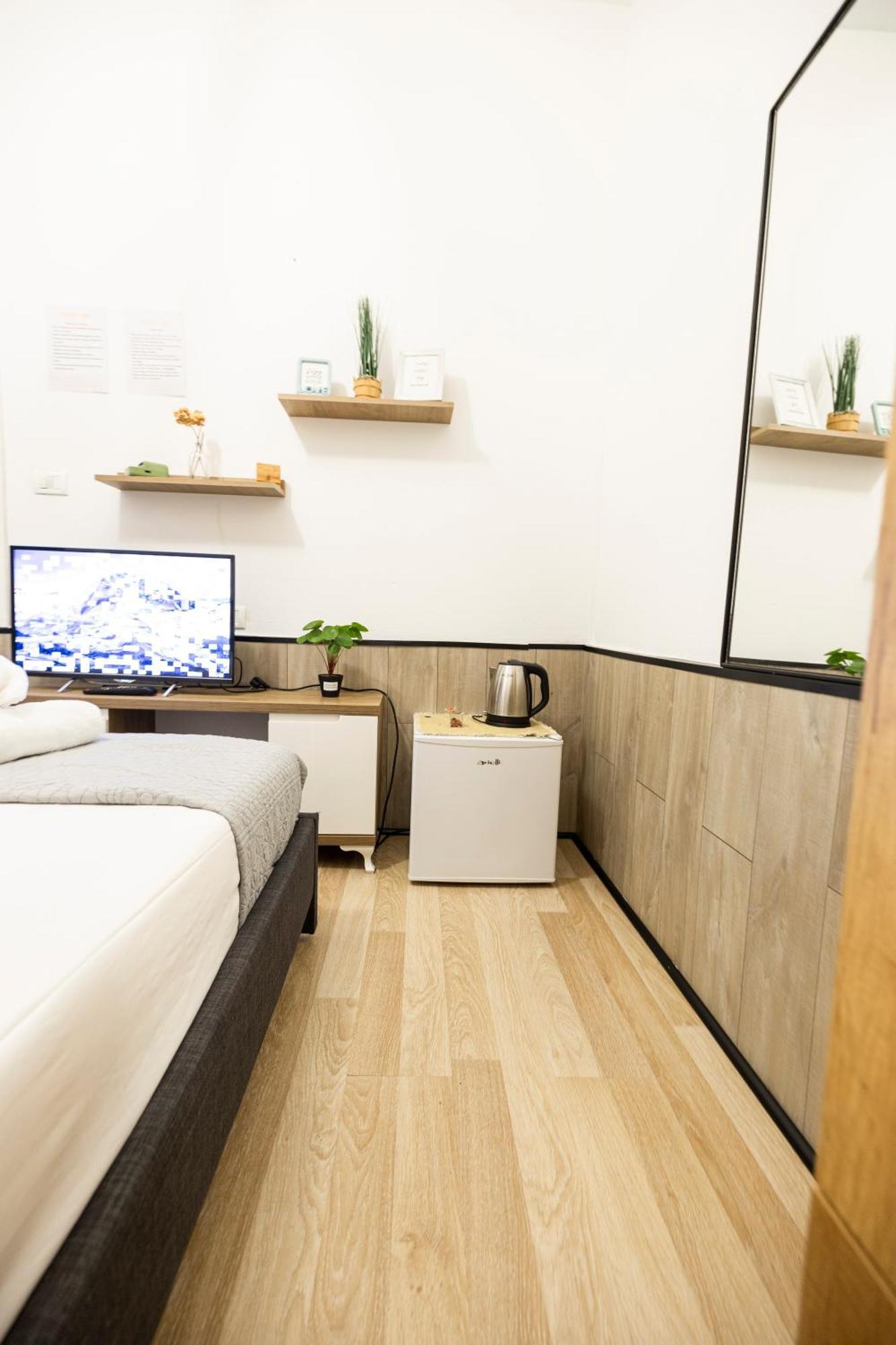 Tiny Cute Studio Near The City Center - 5 Min Walk Tiranë Ngoại thất bức ảnh